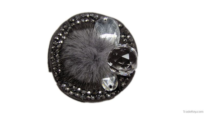 Feather hair flower clip  in shape of circle