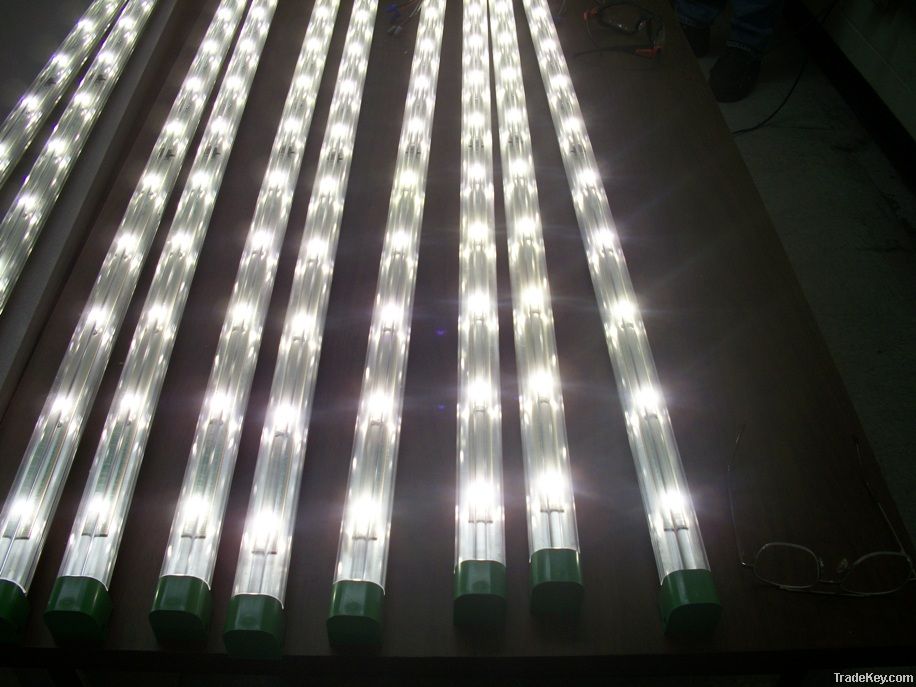 T8 LED retro with heat sinks and covers