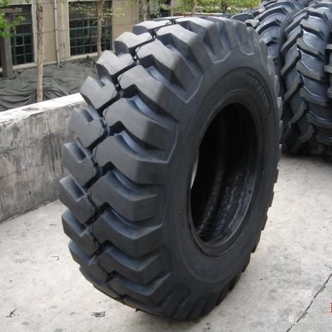 OTR tire 17.5-25 L4 pattern