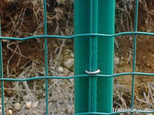 supply  euro wedled fence offered by China Anping HEngruida Wire Mesh