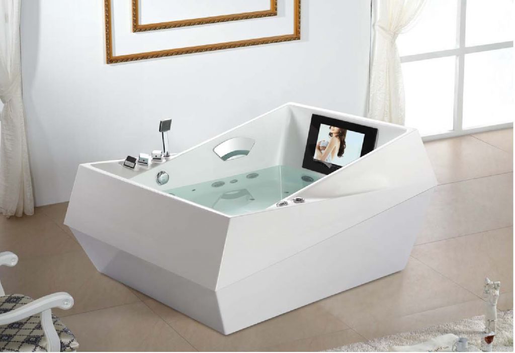 1800*1300*880mm Freestanding Jacuzzi  Bathtub With TV