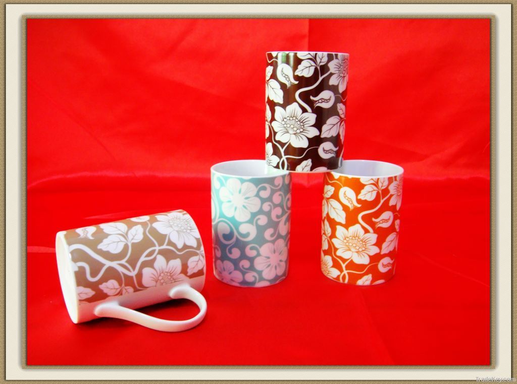 11 oz tea mug with flower design