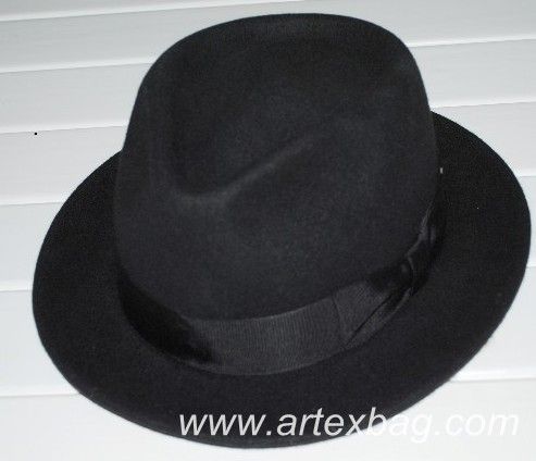 Fashionable felt hat