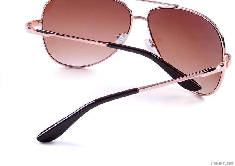 FASHION WOMAN SUNGLASSES