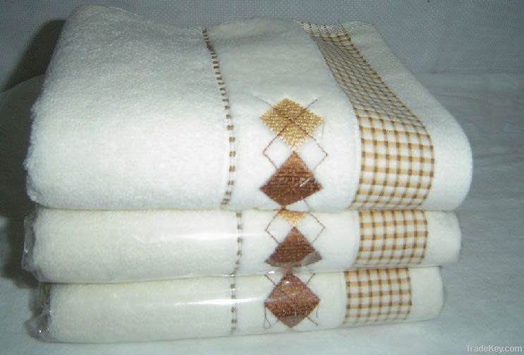 Superior Embroidered Bath Towels-100% twistless cotton
