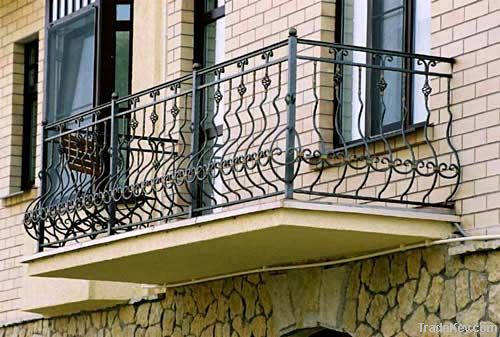 wrought iron balcony guardrail