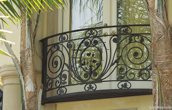 wrought iron balcony guardrail