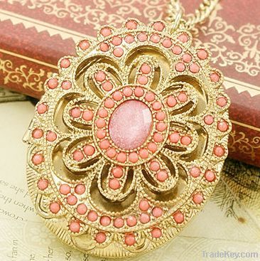 2012 New Style Vintage Bird Cage Zinc Alloy Pendant Necklace