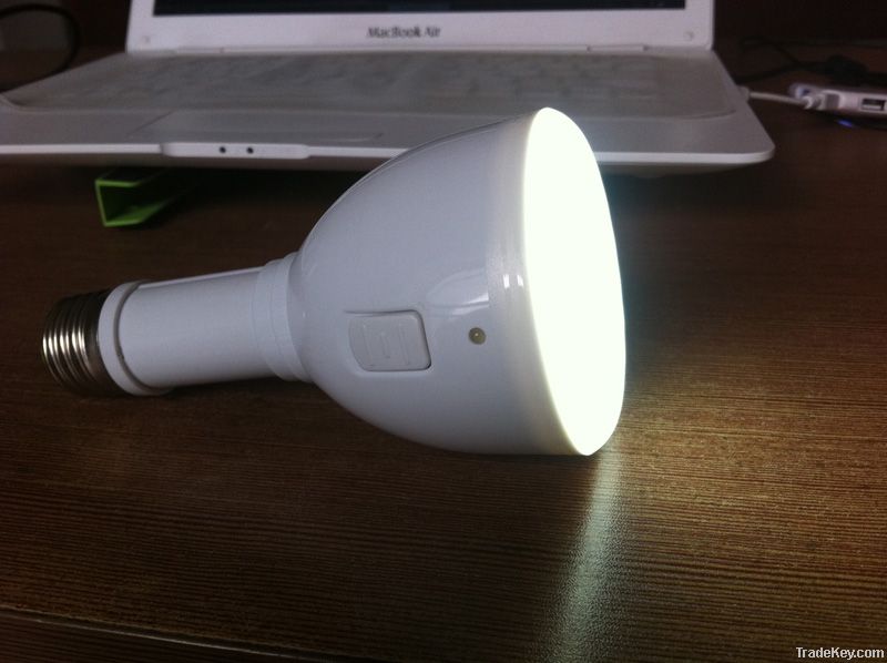 Rechargeable LED bulb