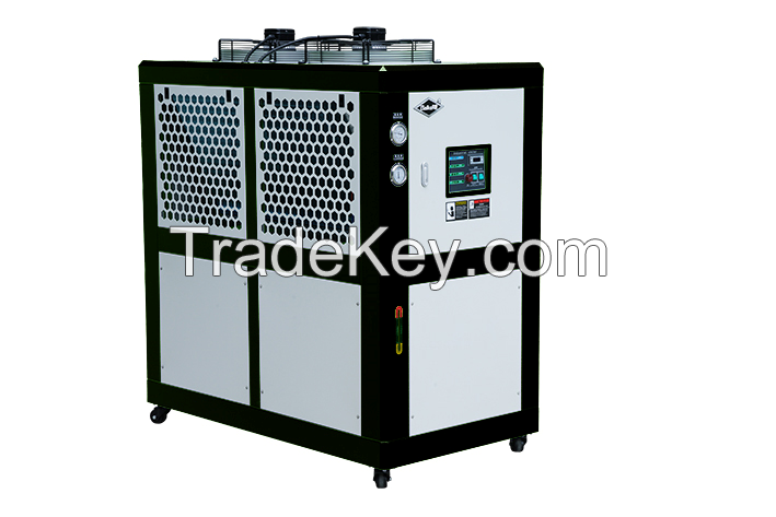 Plastic cap molding machine