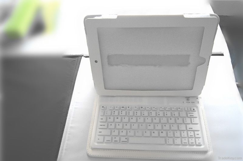 White iPad 2 Folio Leather Case With Bluetooth Keyboard