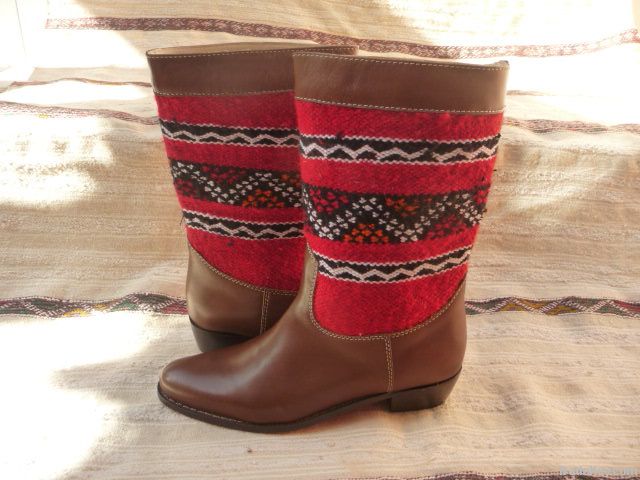 Atlas mountain kilim bootsRed /black carpet