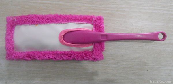 Microfibre duster with handle