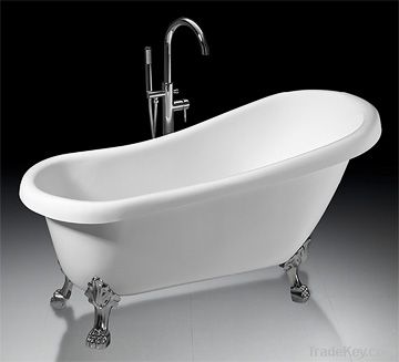 bathtub with clawfoot