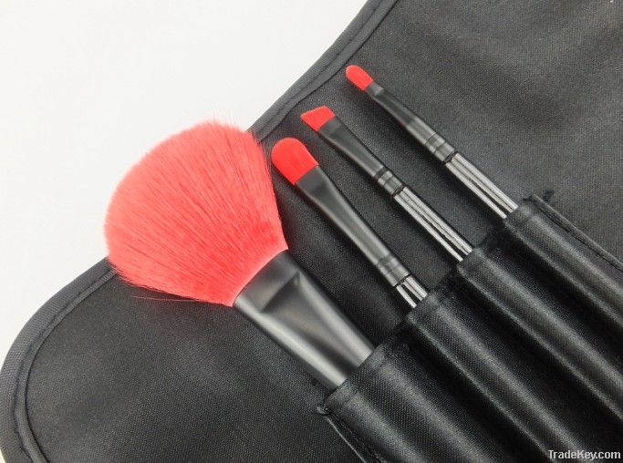 4pcs Cosmetic Makeup Brush Set With Black Fabric Pouch CB05018
