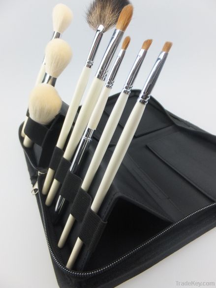 8pcs Professional Makeup/Cosmetic Brush Set with Black Case Holder CB05012