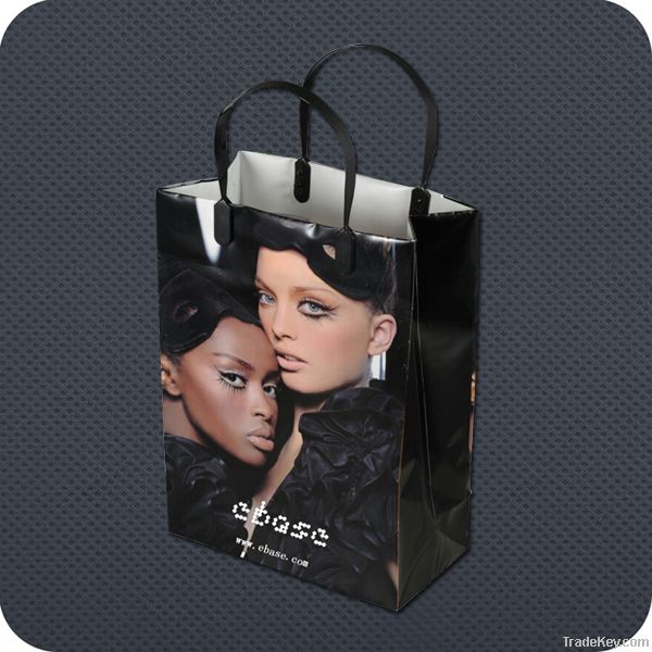Plastic shopping bags with clip handle