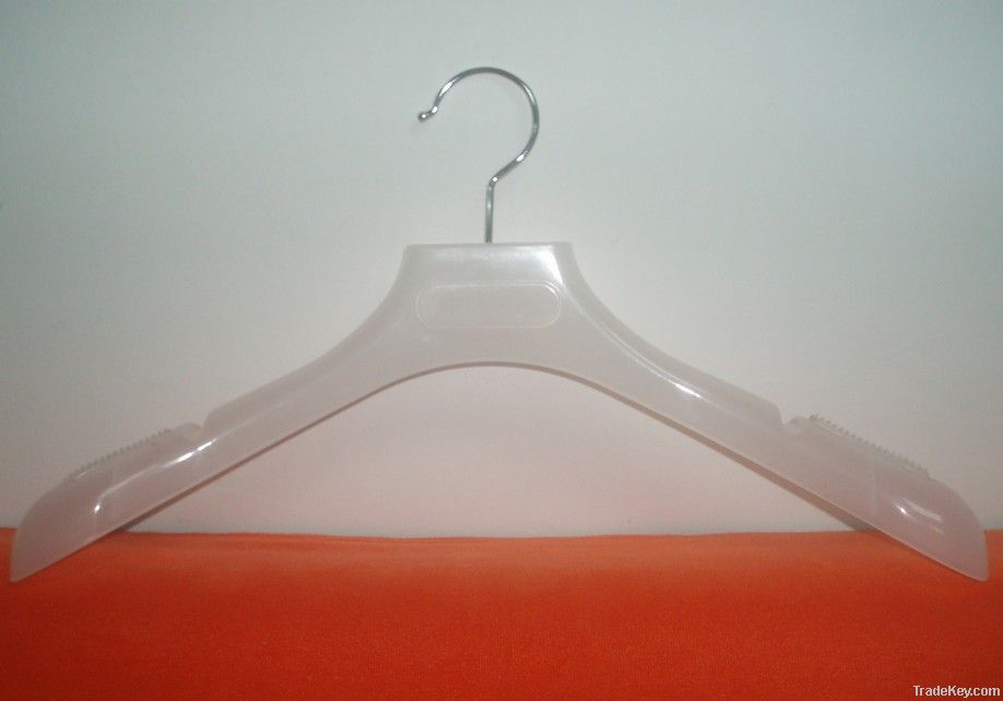 Plastic hanger