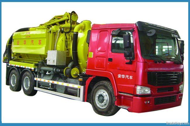combined sewage suction truck