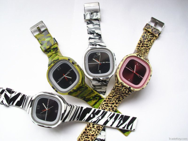 Fashion Silicone Sports Jelly Watches with 12 Colors and No MOQ limit
