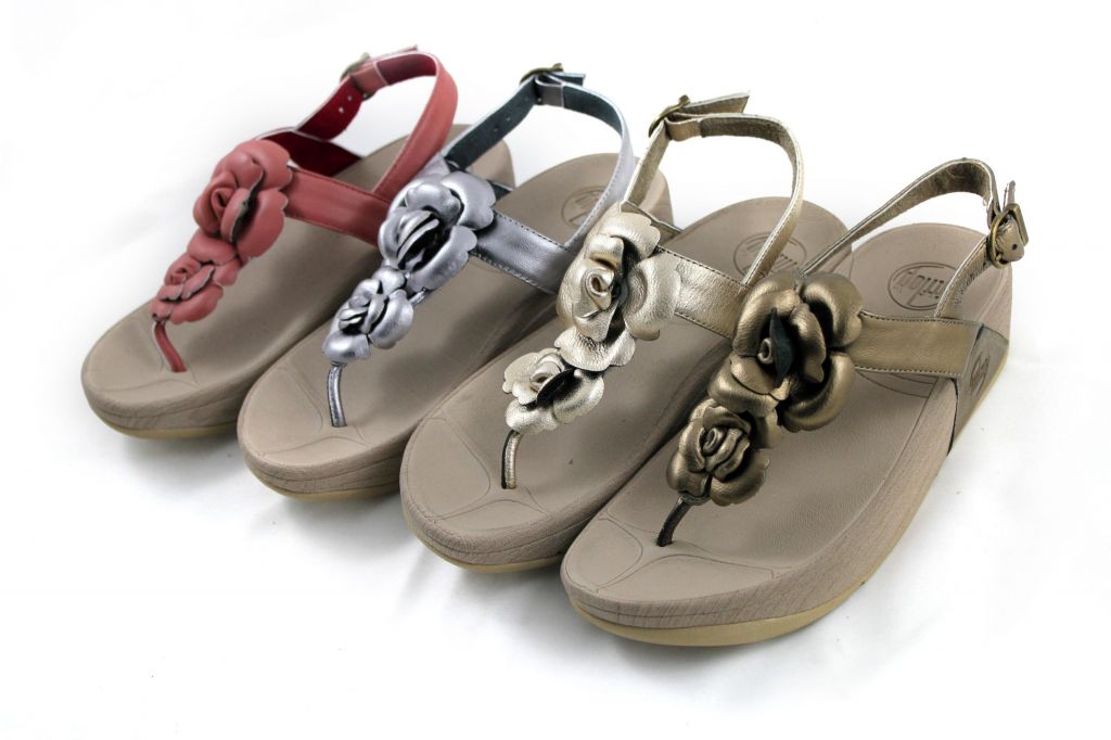 produce fashon sandals ,beach slippers ,men slipper ,women slipper ,child slipper 