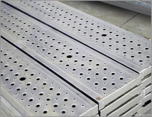 Non-slip steel step floor for shipbuilding or for parking lot.