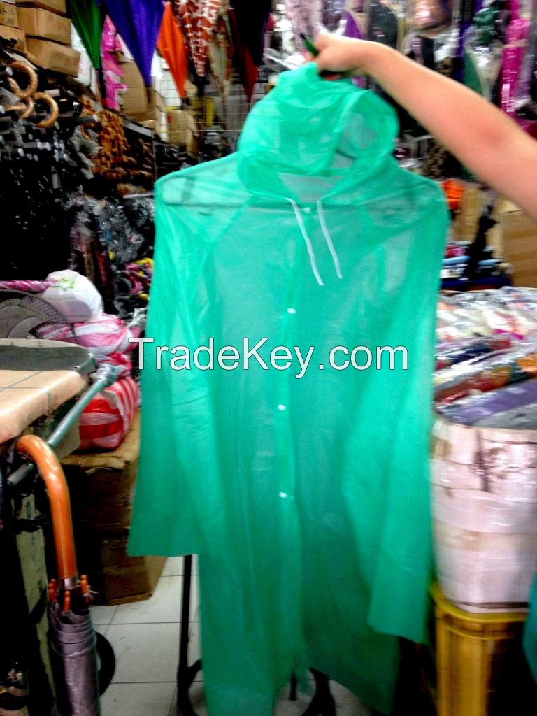 Cheap Disposable Plastic Waterproof Vinyl Raincoat for your Outdoor Events