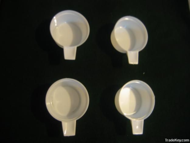 clamshell trays and containers , cutlery set
