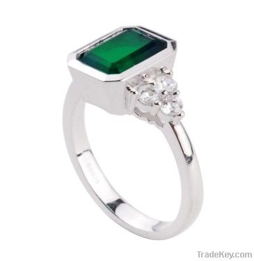 Fashion Gemstone jewelry 925 Silver ring with Emerald Essence