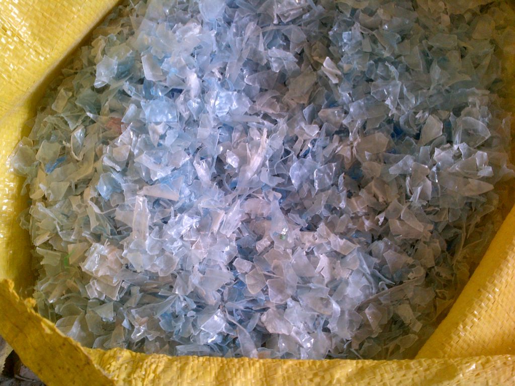 PET flakes (Hot Washed)