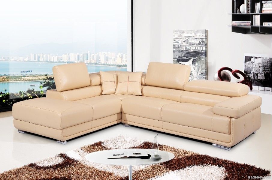 Modern style leather sofa