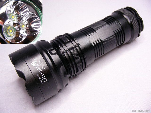 Ultrafire T70 3xCREE XM-L T6 3x18650 2500-Lumen Super Power Flashlight