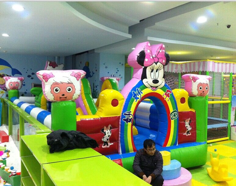 Inflatable castle