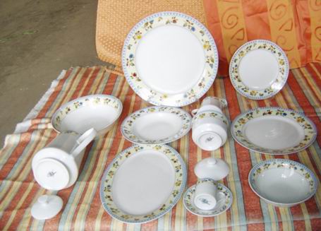 74PCS ROUND DINNER SET