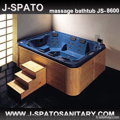 Outdoor spa bathtub
