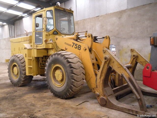 Used log loader TCM 75B