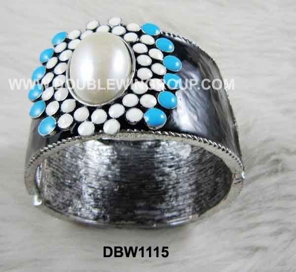 bangle, bangles, bracelet