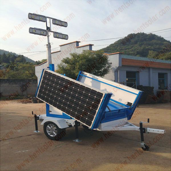Mobile solar lighting tower