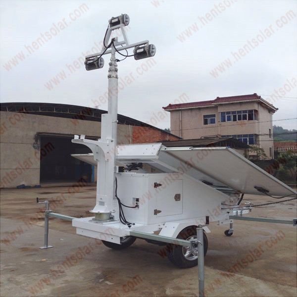 Mobile solar light tower