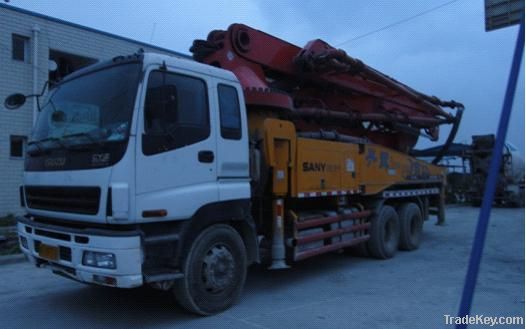 Concrete boom pump