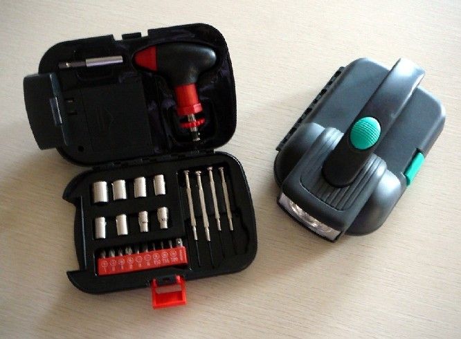 Household hardware Flashlight hand tool set for promotion