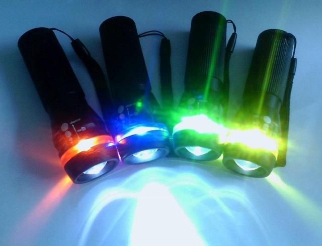 Super Bright Colorful Zoomable Cree Q5 Led Flashlight 