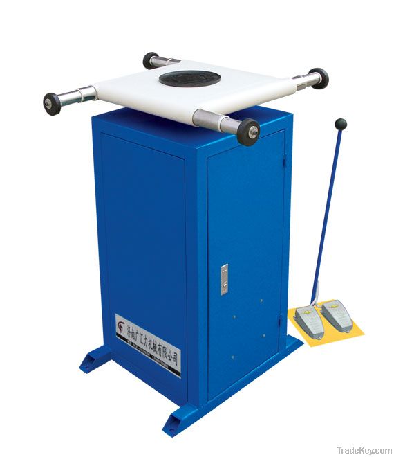 Rotary sealant spreading table