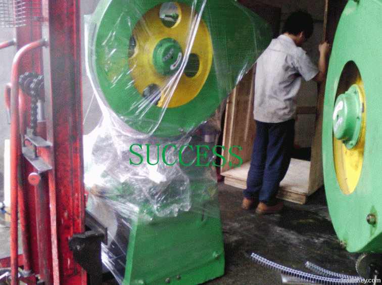 AUTOMATIC CLINCHING CLIP MAKING MACHINE