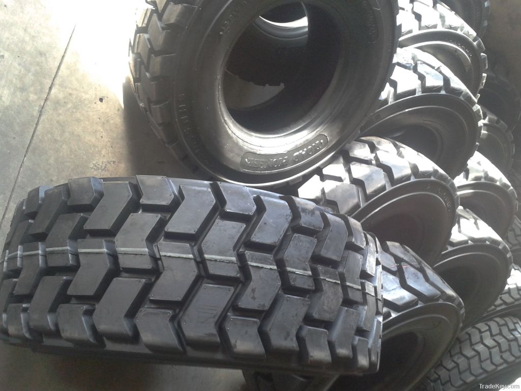 Solid Skid Steer Tire (33x6x11)