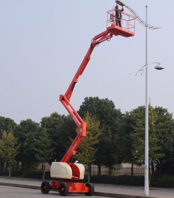 Self-propelled Articulated Boom Work Lift Platform