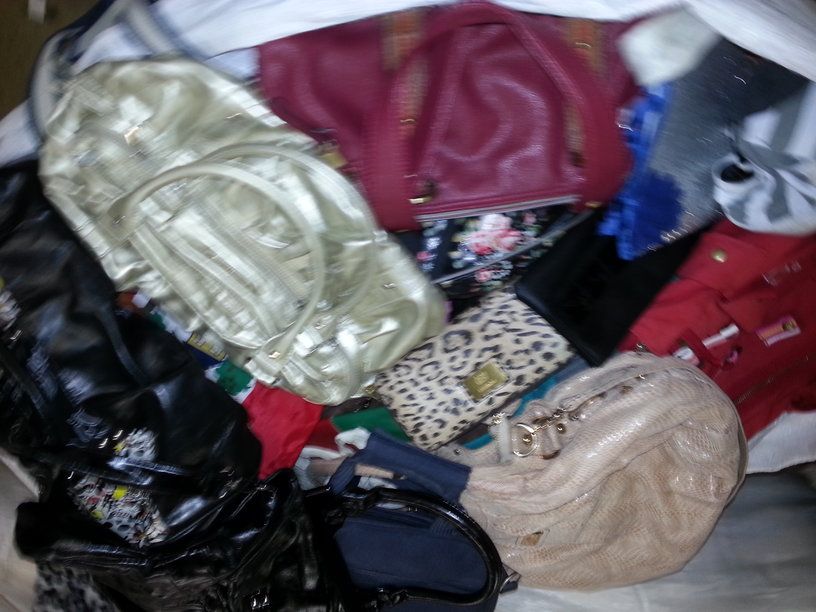 Used clothing(jeans pants,shoes,bags,clothes)