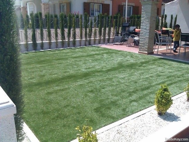 Synthetic turf for indoor installation