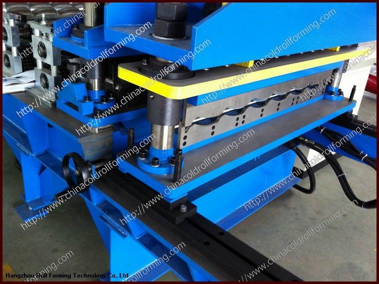 Glazed roof tile roll forming machine