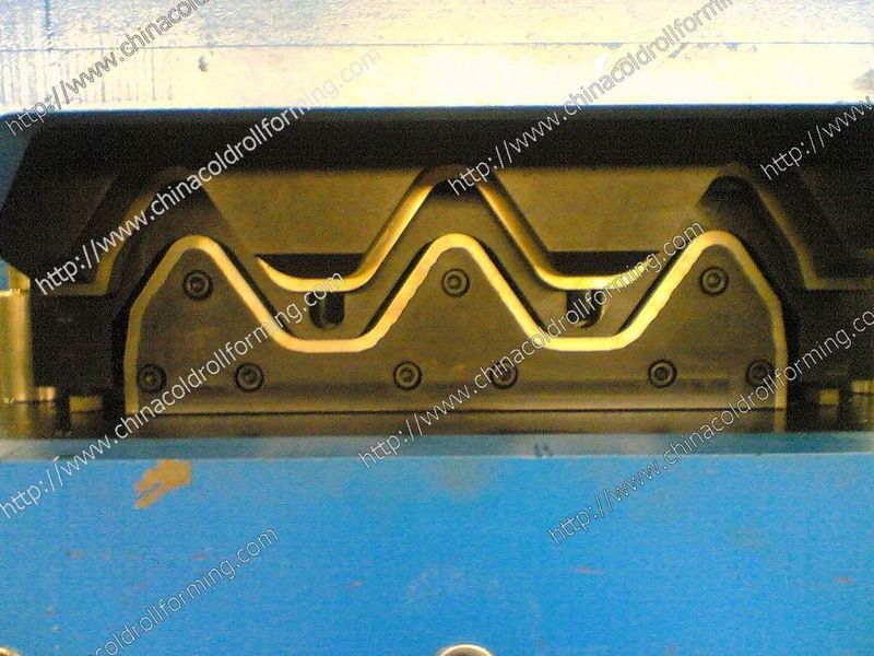 Highway crash barrier roll forming machine